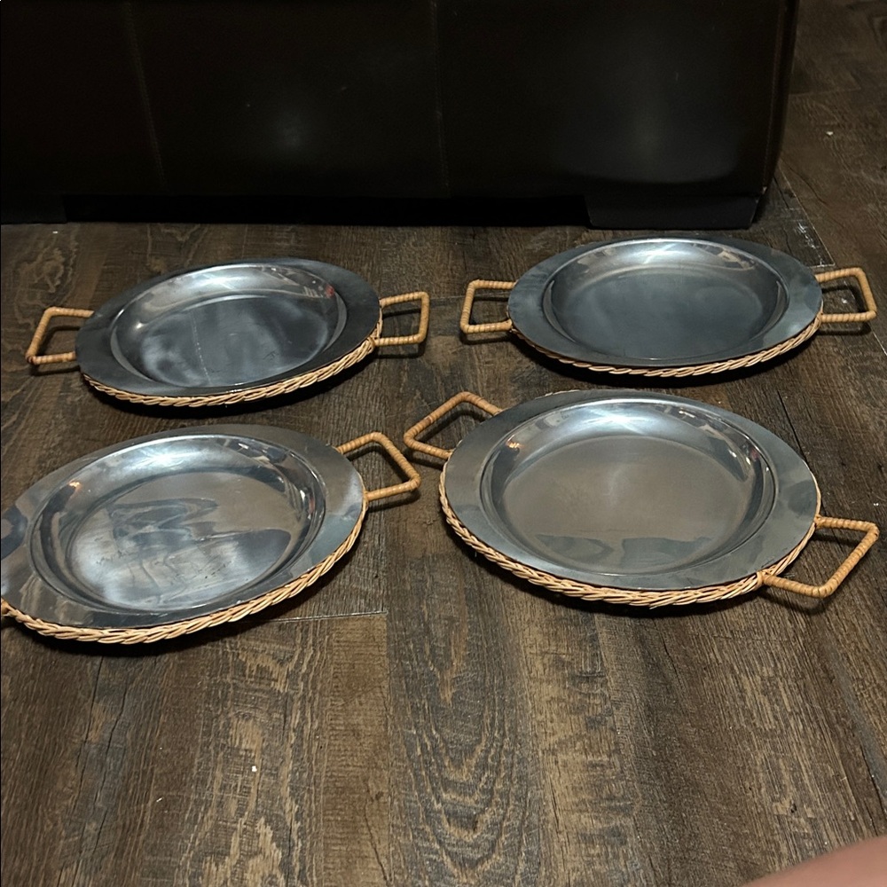 Vintage FERRALUM Hong Kong Metal Oval Plate Platter 11.5” x 10” With Wicker Tray